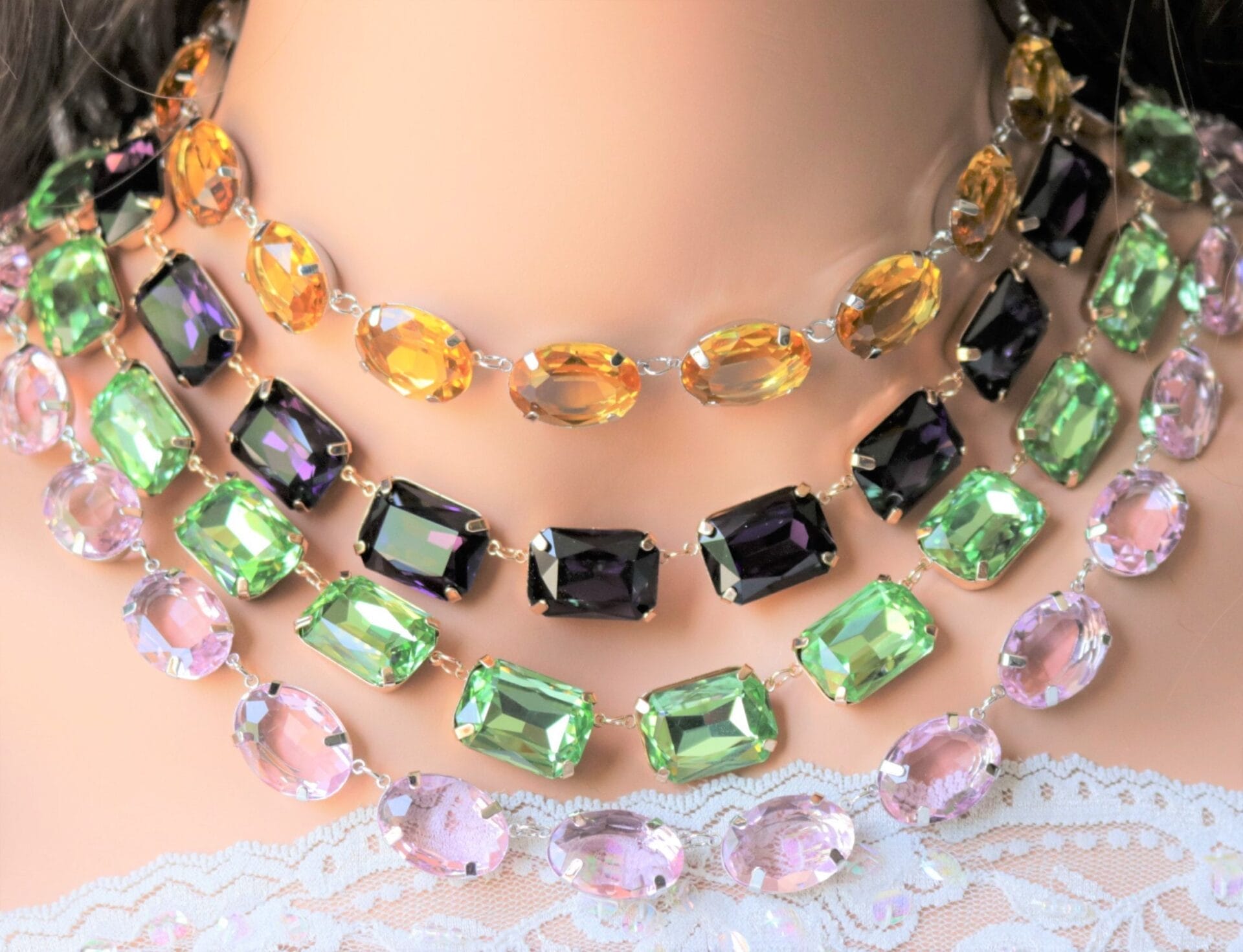 Champagne Necklace in Anna Wintour style - Image 9