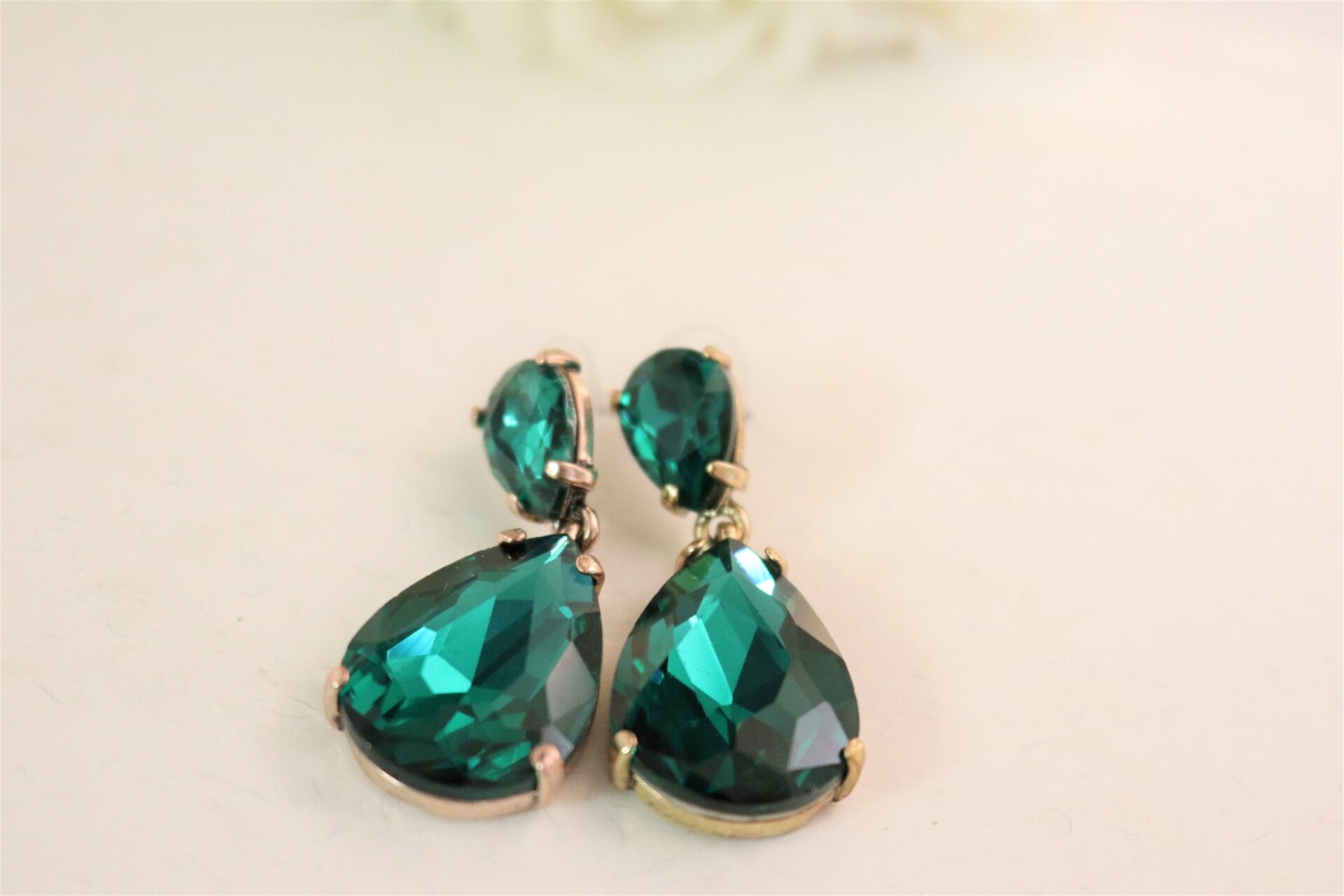Angelina Jolie Emerald Green Earrings 1 3/4" Small Gold