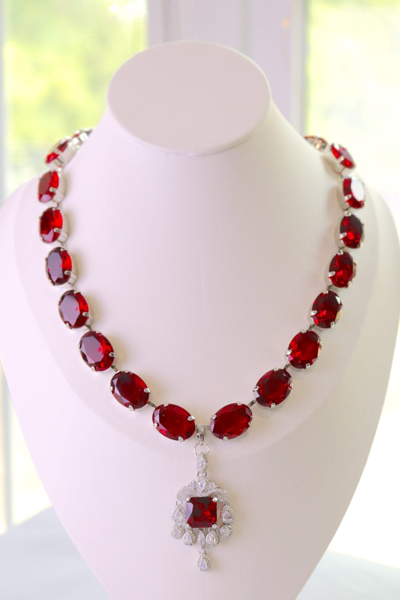 Anna Wintour ruby red crystal necklace Vintage Edwardian style
